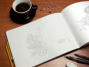 Cuaderno de dibujo con ilustración a mano
